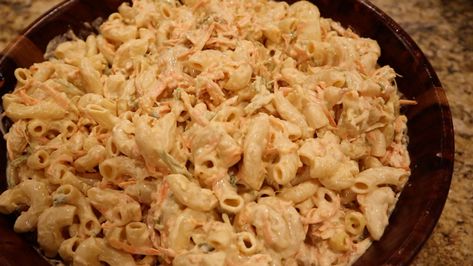 Hawaiian Macaroni Salad Hawaiian Mac Salad, Gardening Diy Projects, Baked Beans Crock Pot, Creamy Mashed Potatoes Recipe, Hawaiian Macaroni Salad, Homestead Recipes, Sundried Tomato Pesto, Pantry Recipes, Scratch Cooking