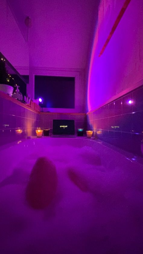 Bathroom Background, Purple Bath, Bath Aesthetic, Dream Bath, Aesthetic Bathroom, Aesthetic Purple, Dream Apartment Decor, Future Apartment Decor, Bath Bathroom