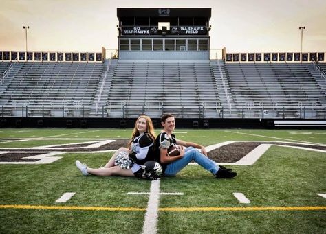 Sibling Football And Cheer Pictures, Mom And Son Football Photo Ideas, Cheerleader Senior Pictures, Cheerleading Pics, Cheer Photos, Cheer Photography, Sibling Pictures, Dance Photo Shoot, Cheers Photo