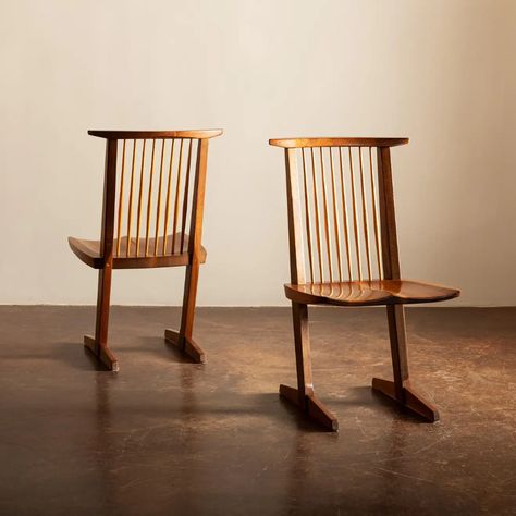 For Sale on 1stDibs - A gorgeous pair of Conoid chairs by George Nakashima in American black walnut and hickory, New Hope, Pennsylvania, 1982. Nakashima Chair, George Nakashima Furniture, Japanese Chair, Nakashima Furniture, New Hope Pennsylvania, George Nakashima, Low Chair, Wood Wall Sculpture, Lazy River