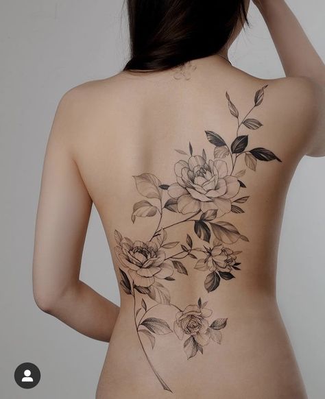 Tattoo Plume, Beautiful Back Tattoos, Floral Back Tattoos, Muster Tattoos, Hip Tattoos Women, Spine Tattoos For Women, Full Body Tattoo, Tatuaje A Color, Tattoo Women