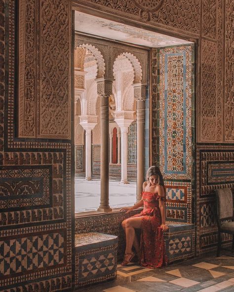 Nathalie Roch on Instagram: “We stayed only a weekend in Sevilla. We didn’t sleep much and enjoyed the city as much as we could! But it wasn’t enough in my opinion!…” Seville Photography, Alcazar Seville, Cordoba Spain, Spain Photography, Sevilla Spain, Seville Spain, In My Opinion, Travel Instagram, Andalusia