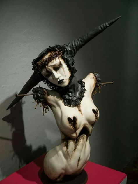 Emil Melmoth, Arte Peculiar, 다크 판타지, Dark Art Illustrations, Art Brut, Arte Inspo, Wow Art, Scary Art, Creepy Art