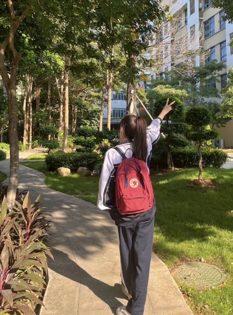 Highschool Student Aesthetic, Korean Highschool Aesthetic, Chinese School Uniform, Korean Highschool, School Uniform Girl, Highschool Life, Chinese School, Korean Fashion School, Girl Uniform