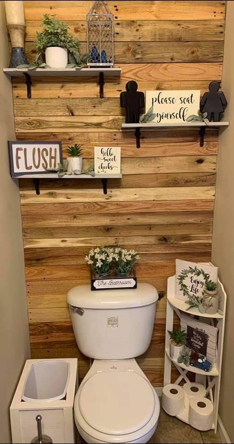 Small Toilet Room Ideas Boho, Wood Behind Toilet, Small Toilet Room Ideas Farmhouse, Small Rustic Half Bathroom Ideas, Rustic Bathroom Walls, Small Cabin Bathroom Ideas Rustic, Rustic Restroom Ideas, Rustic Toilet Design, Small Bathroom Inspiration Rustic