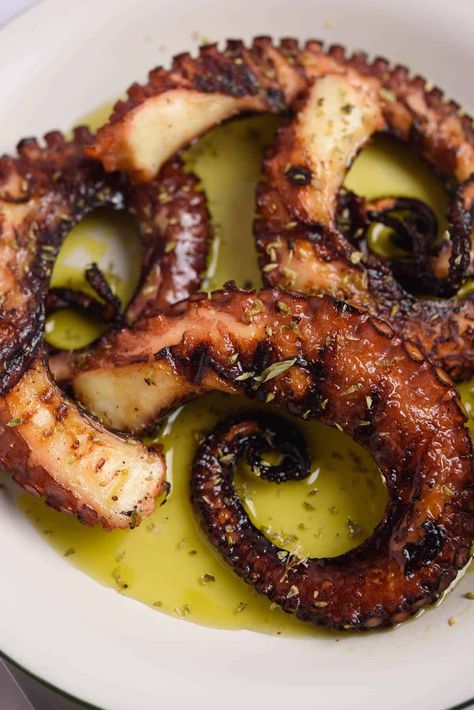 Grilled Octopus Greek-style - Real Greek Recipes Bbq Octopus Recipe, Grilled Octopus Recipe Spanish, Octopus Grilled Recipes, Mediterranean Octopus Recipe, Grilled Octopus Recipe Greek, Greek Octopus Recipes, Octopus Recipes Grilled, Woodfire Grill Recipes, Grilled Calamari Recipes