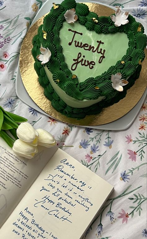 birthday cake fairy cake aesthetic idea 25th birthday bookstagram book bookish idea connor cobalt addicted series book 25 Year Old Cake Ideas, 25 Years Old Birthday Cake, Birthday Cake For 25 Year Old Girl, City Of Heavenly Fire, Book Cakes, My Bday, Birthday Inspo, Bday Cake, Pretty Birthday Cakes