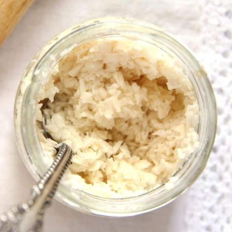 Learn how to make horseradish – these are incredibly spicy preserves that can add a kick to your sandwich and clear your stuffy sinuses in seconds. How To Make Horseradish, Horseradish Plant, Horse Radish, Homemade Horseradish, Smoked Salmon Sandwich, Fresh Horseradish, Salmon Sandwich, Canning Fruit, Prepared Horseradish