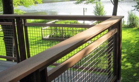 Mesh Fence Ideas, Wire Mesh Railing, Mesh Railing, Deck Railing Diy, Veranda Railing, Wood Deck Railing, Deck Railing Ideas, Railing Tangga, Deck Remodel