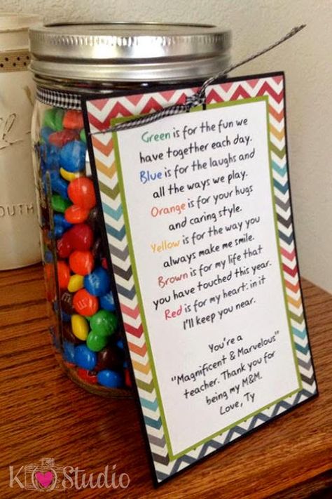 Teacher Poem for Mason Jar by K (heart) Studio Appreciation Crafts, Teacher Appreciation Crafts, Angel Y Diablo, Teacher Poems, Daycare Gifts, Handmade Teacher Gifts, Daycare Teacher Gifts, Preschool Teacher Gifts, Diy Unicorn