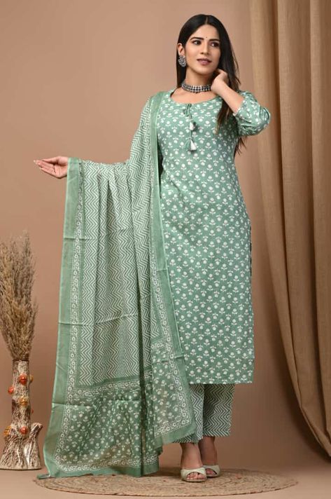 Cotton Kurti Plazzo Designs, Kurti Plazzo Designs Latest, Plazzo Designs, Cotton Suit Designs, Cotton Dress Pattern, Stylish Kurtis Design, Girls Cotton Dresses, Latest Dress Design, Fancy Sarees Party Wear