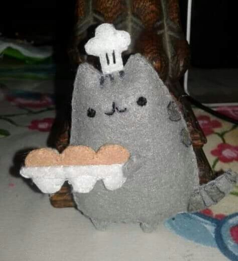 Felt Plushie, Felt Crafts Diy, Cute Sewing Projects, Pusheen Cat, Plushie Patterns, Felt Pattern, Sewing Design, Diy Creative Crafts, Pusheen