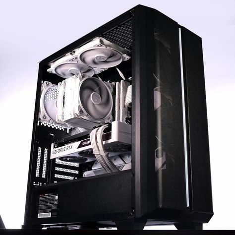 Black And White Pc Build, Build A Pc, Pc Builds, Computer Equipment, Pc Build, Custom Pc, Pc Case, Computer Setup, Gamer Room