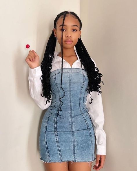 Chase ( Brittany's Eldest daughter) in I ❤️ Chrissy Light Wash Wide Leg Jeans, Shamekh Bluwi, Vestiti In Jeans, Tube Mini Dress, 2024 Goals, Chic Dress Classy, Strapless Dresses, Cute Modest Outfits, Fasion Outfits