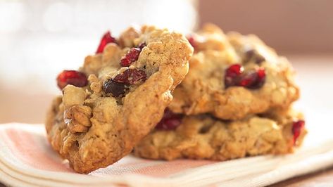 Oatmeal Cranberry Cookies Recipe, Walnut Oatmeal, Cranberry Oatmeal Cookies, Cranberry Cookies Recipes, Cranberry Oatmeal, Crisco Recipes, Oatmeal Cranberry Cookies, Walnut Recipes, Cranberry Cookies