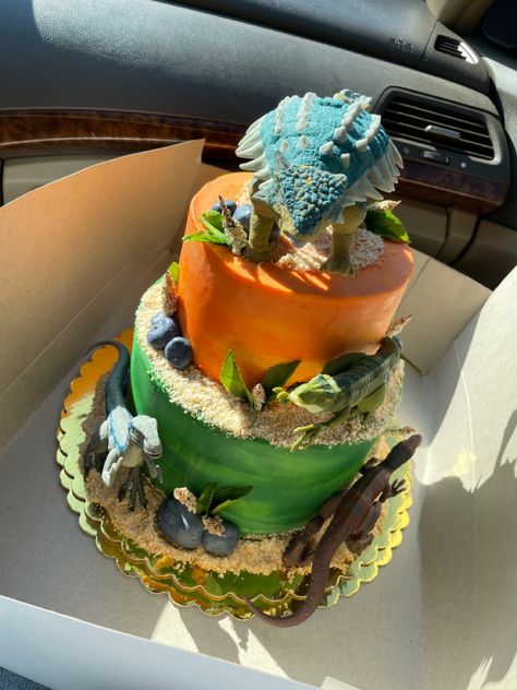 Bumpy Jurassic World Cake, Fiveasaurus Birthday, Camp Cretaceous Birthday Party, Camp Cretaceous Cake, Jurassic Park Party Cake, Bumpy Camp Cretaceous, Camp Cretaceous Party, Jurassic Park Cake, Bumpy Cake