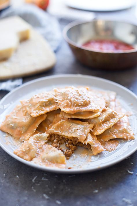 Homemade Bolognese Ravioli Bolognese Ravioli, Easy Bolognese, Ravioli Recipes, Homemade Bolognese, Pasta Ideas, Ravioli Filling, Parmesan Cheese Sauce, Pasta Making, Homemade Ravioli