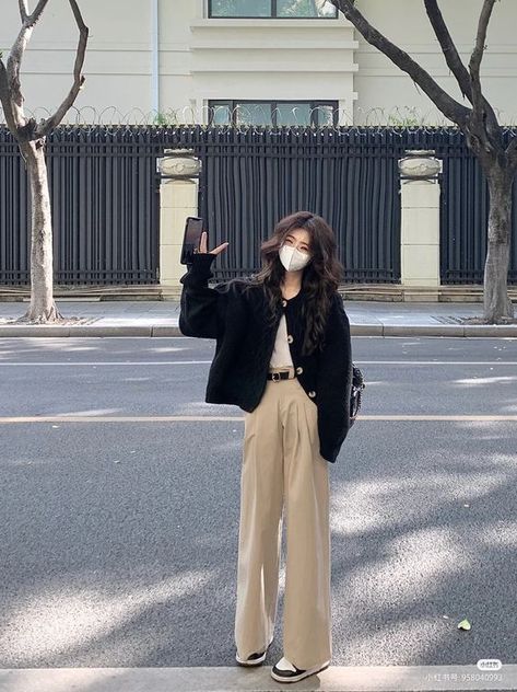 Spring Outfits Korean Style Casual, Classy Plane Outfit, Business Casual Outfits Asian, Korean Outfits 2023, Korean Soft Girl Outfit, Late Spring Outfits, Korean Wedding Guest Outfit, Exam Outfit, Simple Korean Outfits