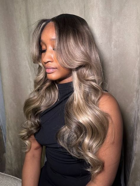 KMM on X: "Balayage blond sur base blonde 🎨🤩 https://t.co/97uvdgA6zZ" / X Balyage On Black Hair, Balyage Blonde, Blonde Weave, Balayage Blond, Black Hair Balayage, Ash Blonde Balayage, Wig Ideas, Cute Hair Colors, Soft Glam