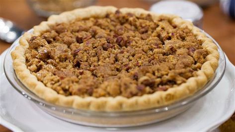 Streusel Topped Pumpkin Pie.  Sweetened condensed milk makes the pie easy and the topping has chopped PECANS Pumpkin Bread Pudding, Apple Coffee Cakes, Pumpkin Pudding, Sweet Pumpkin, Pumpkin Pie Recipes, Sweet Potato Pie, Streusel Topping, Homemade Pumpkin, Pumpkin Soup