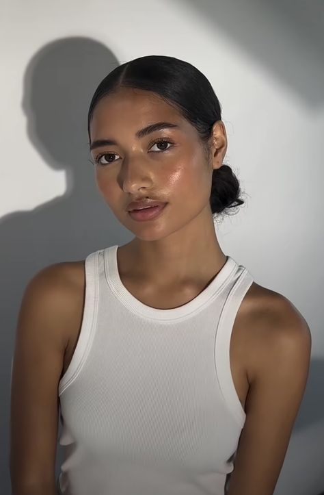 Fresh Face No Makeup, Natural Glowy Makeup Brown Eyes, No Makeup Looks Natural, Soft Natural Makeup Looks, No Mascara Makeup Look, No Makeup Makeup Look Natural, No Make Up Makeup, Profile Shoot, Make Looks