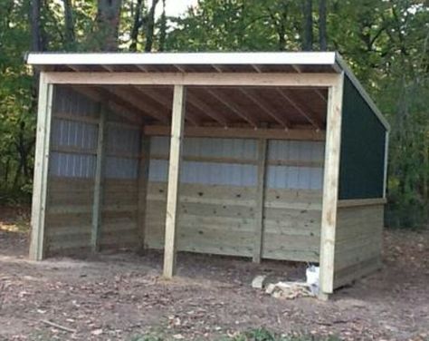 Lean-to animal shelter Lean To Goat Shelter, Lean To Shed For Horses, Goat Lean To Shelter, Horse Lean To, Leanto Shelter, Horse Lean To Shelters Easy Diy, Cattle Shelter, Cow Shelter, Pergola Canopy Diy