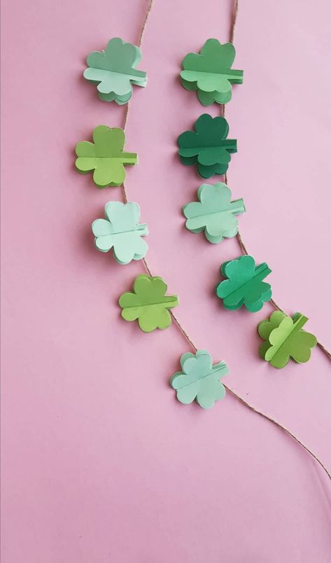 Cricket Maker, Shamrock Garland, Homemade Decorations, Mommy Time, Homemade Decor, Diy Activities, Diy Garland, Paper Garland, Activity For Kids