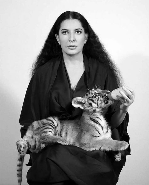 Marina Abramovic: The Art of Harmony Marina Abramovic, Best Friendship, Performance Artist, Female Artists, Belle Photo, Lancaster, Performance Art, Wedding Vendors, Contemporary Artists