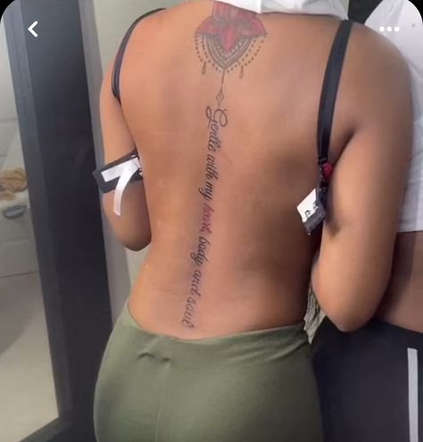 Baddie Back Tattoos, Spine Tattoos For Black Women, Small Girly Tattoos, Girl Back Tattoos, Hand Tattoos For Girls, Black Girls With Tattoos, Hip Tattoos Women, Chest Tattoos For Women, Spine Tattoos For Women