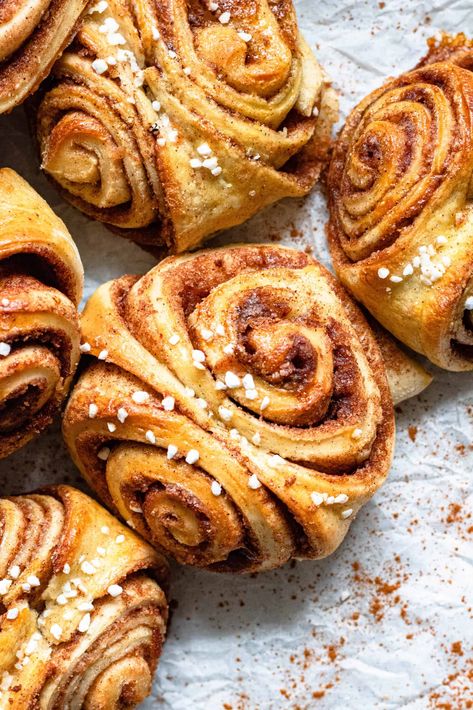 Cinnamon Bun Recipe (Korvapuusti from Finland) Easy Cinnamon Buns, Finland Food, Cinnamon Roll Icing, Cinnamon Bun Recipe, Finnish Recipes, Ip Recipes, Jambalaya Recipe, Scandinavian Food, Cinnamon Bun