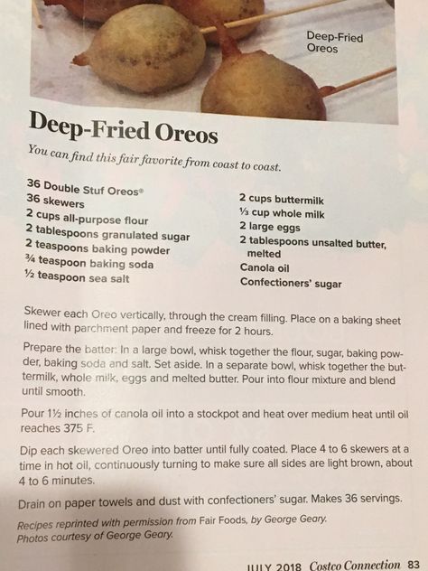 Deep Fried Oreos Recipe, Fried Oreos Recipe, Bussin Food, Deep Fried Oreo, Carnival Eats, Carnival Foods, Deep Fried Oreos, Chocolate Dip, Fried Oreos