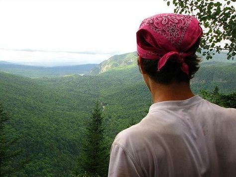 Men’s Bandana Hair, Bandana On Head Men, Bandana Covering Hair, Head Bandana Men, Bandana Over Head, Guy Wearing Bandana, Guys Wearing Bandanas, Guys Bandana Style, Bandana Curly Hair Men