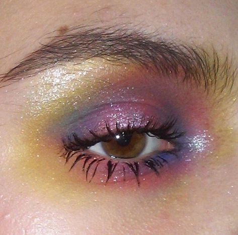 Funky Halloween Makeup, Whimsygoth Makeup, Funky Eyeshadow, Amanita Nightshade, Cosmetic Aesthetic, Pride 2024, Tutorial Eyeshadow, Funky Makeup, Core Fashion