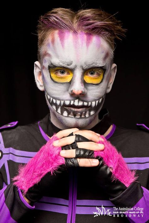 The Cheshire Cat - Alice in Wonderland- #makeup #diy #costume #tacb #easterinwonderland Cheshire Cat Costume Men, Cheshire Cat Makeup, Paris Halloween, Alice In Wonderland Makeup, Wonderland Makeup, Cheshire Cat Costume, Cheshire Cat Alice In Wonderland, Circus Costumes, The Cheshire Cat