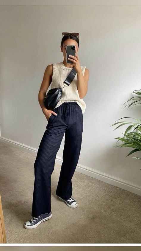 Trendy Therapist Outfits, Miami Business Trip Outfits, Humid Outfit Ideas, Dressing Better Aesthetic, Neat Casual Work Outfits, Tom Boy Chic Style Inspiration, City Tourist Outfit, Summer Outfits Office Casual, Creative Director Outfit