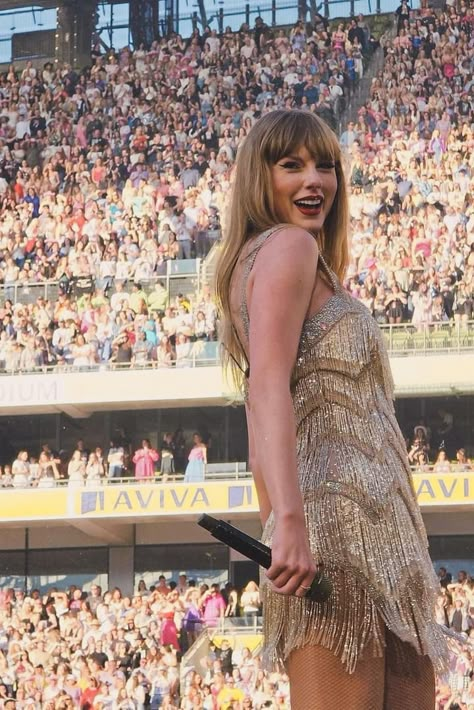 Taylor Swift Performing, Taylor Swift Fotos, Taylor Swift Images, Taylor Swift Pics, Photos Of Taylor Swift, Taylor Pics, Taylor Swift Fan Club, Estilo Taylor Swift, Swift Photo