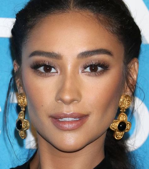 Shay Mitchell Makeup, Olive Makeup, Olive Skin Makeup, Indian Skin Makeup, Nars Liquid Blush, Best Blush, Glossier Cloud Paint, Honey Skin, Fair Complexion