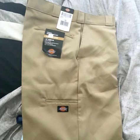 Mens khaki dickies shorts Punk Shorts, Skater Shorts, Navy Blue Flats, Khaki Shorts Men, Dickies Shorts, Casual Shorts Men, Summer 25, Grey Flats, Work Shorts