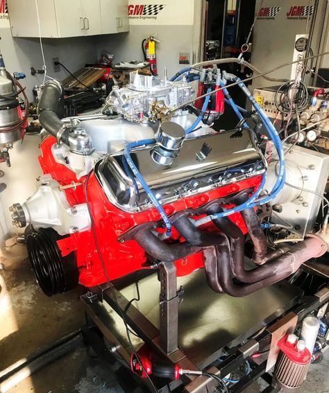 Budget Big Block Chevy Street Torque! Chevy Vs Ford, Chevy Crate Engines, Wad Of Cash, 454 Big Block, Jim James, Chevy Motors, Truck Mechanic, Crate Motors, Vw Engine