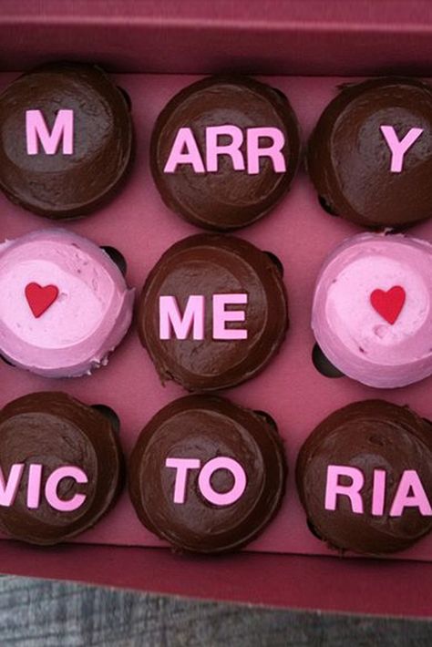 Propose Day Ideas, Proposal Ideas For Him, Proposal Cupcakes, Valentines Day Proposal, Marry Me Proposal, Valentines Bedroom, Valentines Proposal, Romantic Valentines Day Ideas, Best Proposals