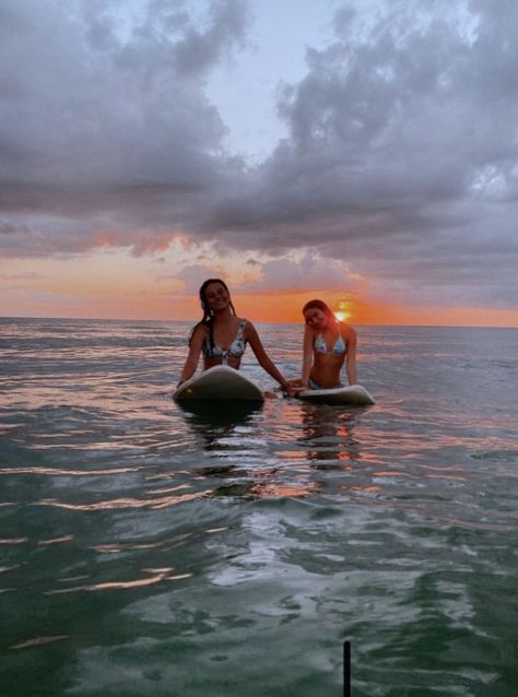 Girl Duo, Surfer Aesthetic, Surfing Aesthetic, Surf Aesthetic, Surf Vibes, Summer Goals, Dream Beach, Surf Life, Beach Poses