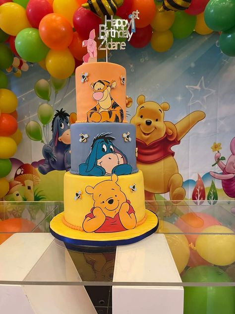 Birthday Winnie The Pooh, Winnie The Pooh Birthday Party, Pooh Birthday Party, Winnie The Pooh Decor, Monster Baby Showers, Baby Birthday Party Theme, Winnie The Pooh Cake, Winnie The Pooh Themes, Pooh Birthday