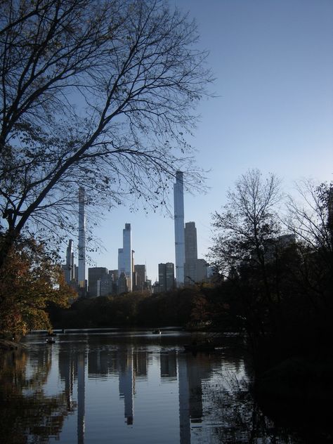 photograph taken mid-november

#nyc #manhattan #newyork #centralpark #autumn #autumninnewyork #fall #photography #aesthetic Manhattan Aesthetic, Newyork Centralpark, Nyc Manhattan, Autumn In New York, Fall Photography, Nyc Skyline, New York Aesthetic, Photography Aesthetic, Manhattan New York