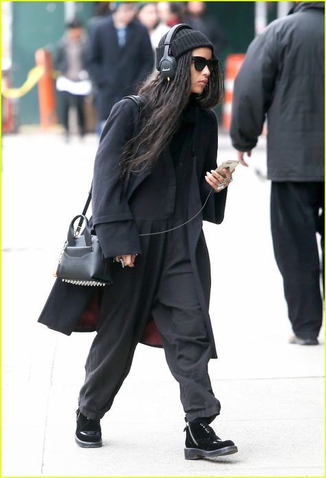 Zoe Kravitz Style, Zoe Isabella Kravitz, Zoë Kravitz, Estilo Grunge, Zoe Kravitz, Celebrity Street Style, Closet Ideas, Out And About, Outfit Inspirationen