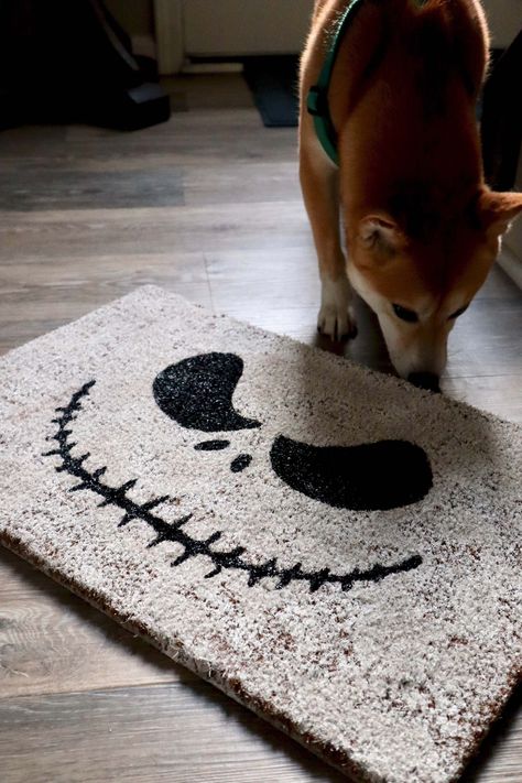 DIY Nightmare Before Christmas Welcome Mat – Popcorner Reviews Nightmare Before Christmas Bathroom Diy, Nightmare Before Christmas Ideas Diy, Nightmare Before Christmas Wood Signs, Nightmare Before Christmas Crafts Diy, Nightmare Before Christmas Christmas Decor, Nightmare Before Christmas Porch, Nightmare Before Christmas Christmas Decorations, Nightmare Before Christmas Tree Ideas, Diy Nightmare Before Christmas Decor