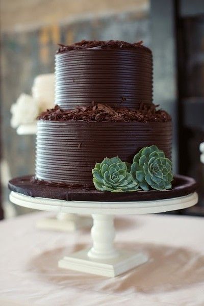 Chocolate Wedding Cake Recipe, Chocolate Grooms Cake, Sparkly Wedding Cakes, Fancy Wedding Cakes, Purple Wedding Cakes, Chocolate Wedding, Wedding Cake Recipe, Chocolate Cake Decoration, Cake Pricing