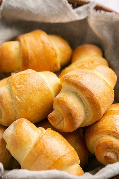 Croissant Roll Recipes, Crescent Rolls Recipes, Cresent Roll Dough, Recipe With Crescent Rolls, Homemade Pastas, Croissant Rolls, Easy Crescent Roll Recipes, Crescent Rolls Recipe, Easy Crescent Rolls