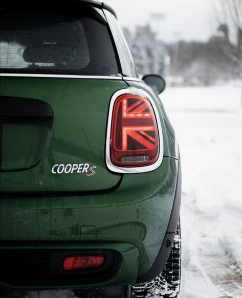 Green Mini Cooper, Mini Cooper Models, Mini Cooper Custom, Snow Nature, Austin Seven, Mini Cooper Classic, Suzuki Cars, Mini Cooper Countryman, Cooper Countryman