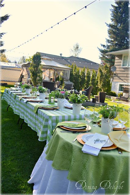 Backyard Bridal Showers Ideas, 50th Garden Party Ideas, Garden Theme Table Setting, Garden Theme Birthday Party For Adults, Urban Garden Party, Backyard Party Centerpieces, Summer Party Tablescape, Garden Themed Party Decorations, Backyard Garden Party Ideas