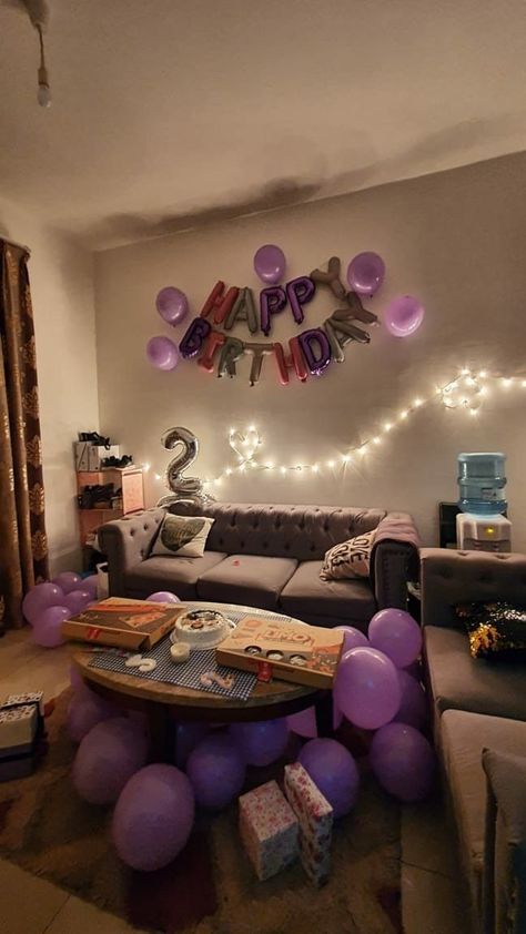 Cosy Birthday Ideas, Birthday Decorations Lilac, Lavender Aesthetic Birthday Party, Libra Birthday Decorations, Lavender Birthday Aesthetic, Lavender Bday Decoration, Small Birthday Party Aesthetic, Small 15 Birthday Party Ideas, Lilac Birthday Decorations